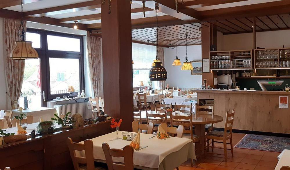 Hotel & Restaurant Krone Waldbronn Exterior foto