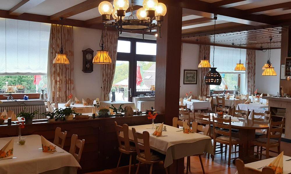 Hotel & Restaurant Krone Waldbronn Exterior foto
