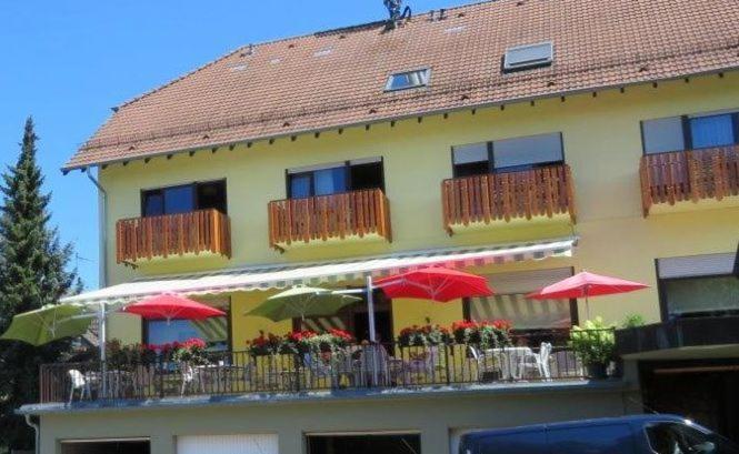 Hotel & Restaurant Krone Waldbronn Exterior foto